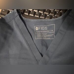 Figs dark harbor top